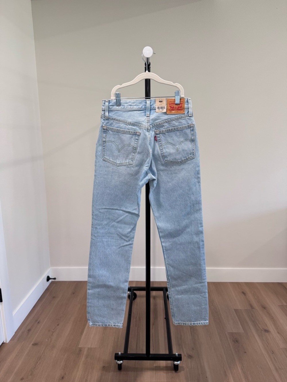 NWT Levi’s 501 150th Anniversary Limited Edition Floral Patch Jeans, Size 25 - Picture 4 of 5